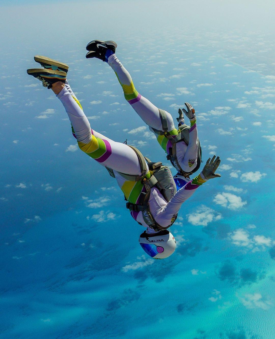 Elevate Your Experience: 4km Skydiving for Every Adventurer at Iceprin.